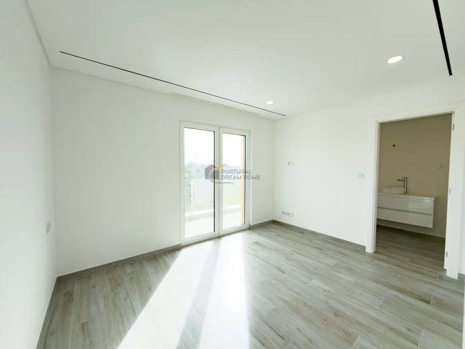 Moradia T3 para Venda em Albufeira e Olhos de Água Foto 15