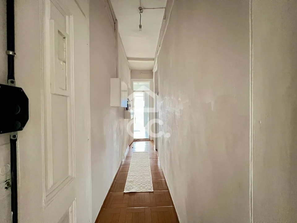 Apartamento T2 para Arrendamento em Santo António Foto 13
