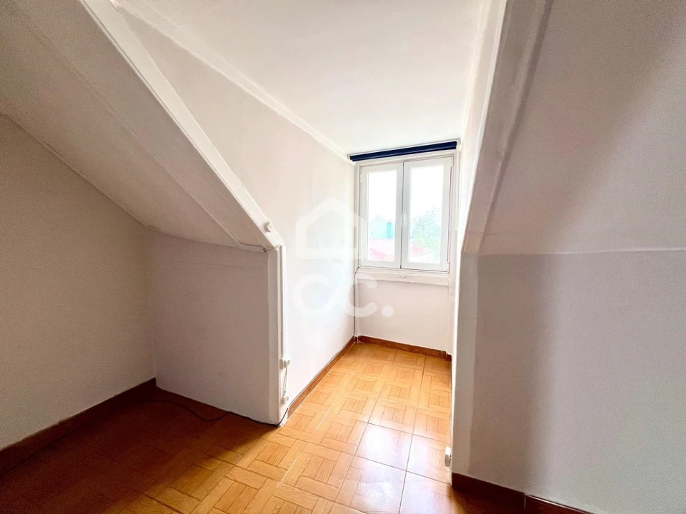 Apartamento T2 para Arrendamento em Santo António Foto 12