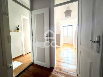 Apartamento T2 para Arrendamento em Santo António