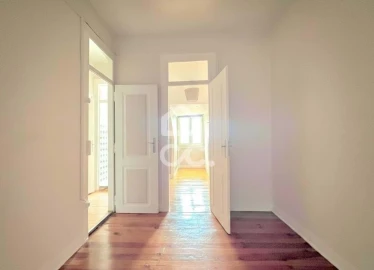 Apartamento T2 para Arrendamento em Santo António