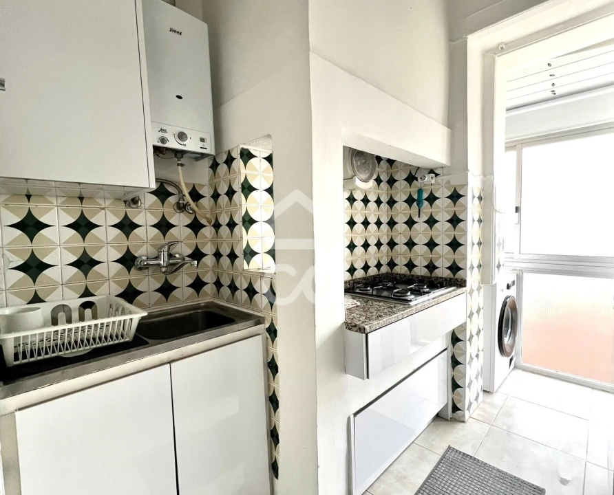 Apartamento T2 para Arrendamento em Santo António Foto 5