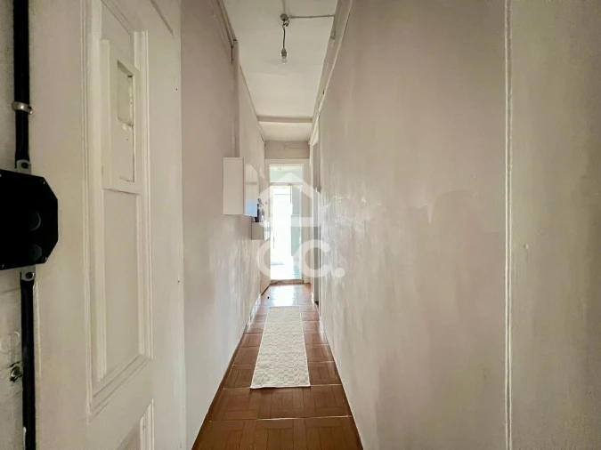 Apartamento T2 para Arrendamento em Santo António Foto 13