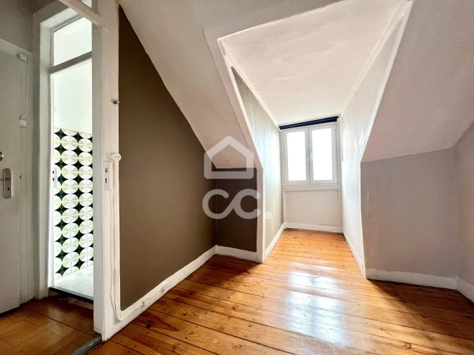 Apartamento T2 para Arrendamento em Santo António Foto 16