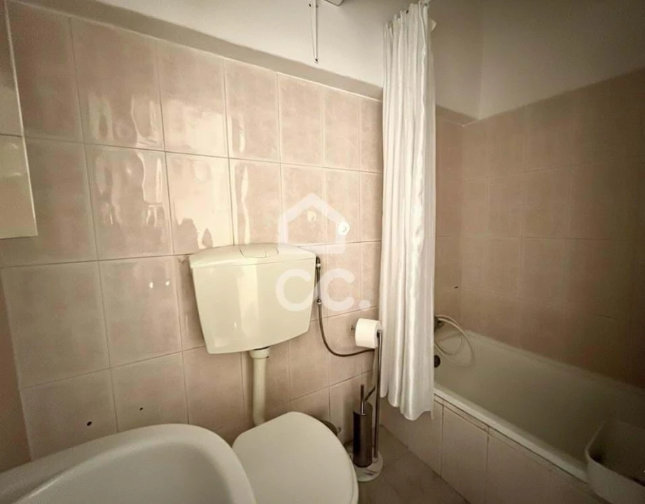 Apartamento T2 para Arrendamento em Santo António Foto 19