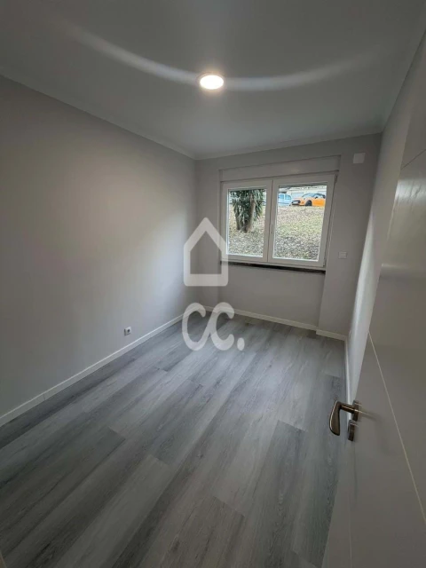 Apartamento T2 para Venda em Benfica