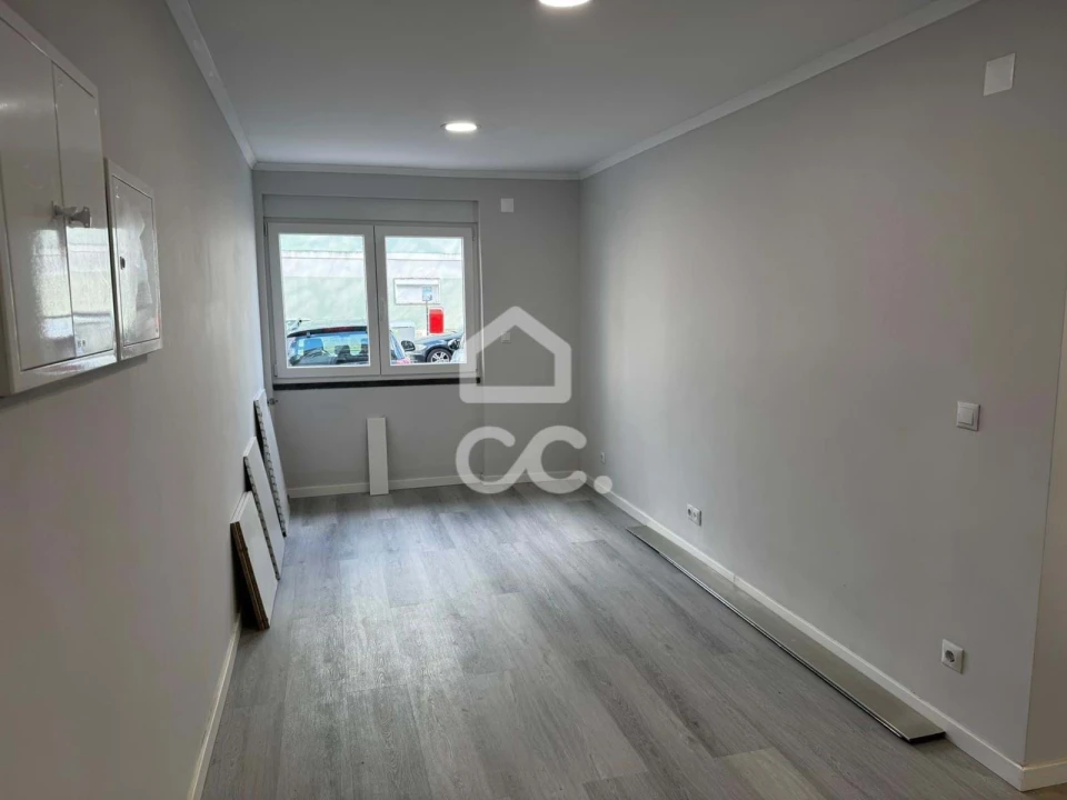 Apartamento T2 para Venda em Benfica Foto 2