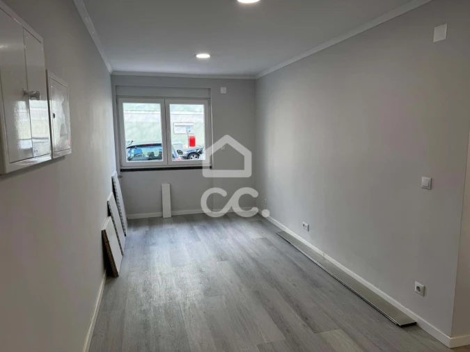 Apartamento T2 para Venda em Benfica Foto 2