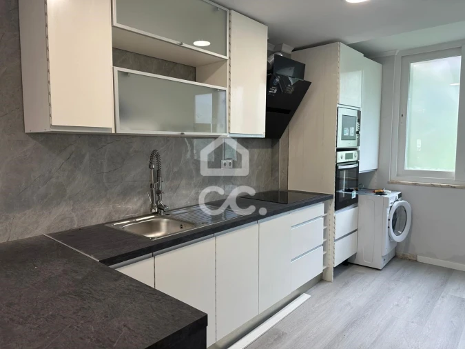 Apartamento T2 para Venda em Benfica Foto 4