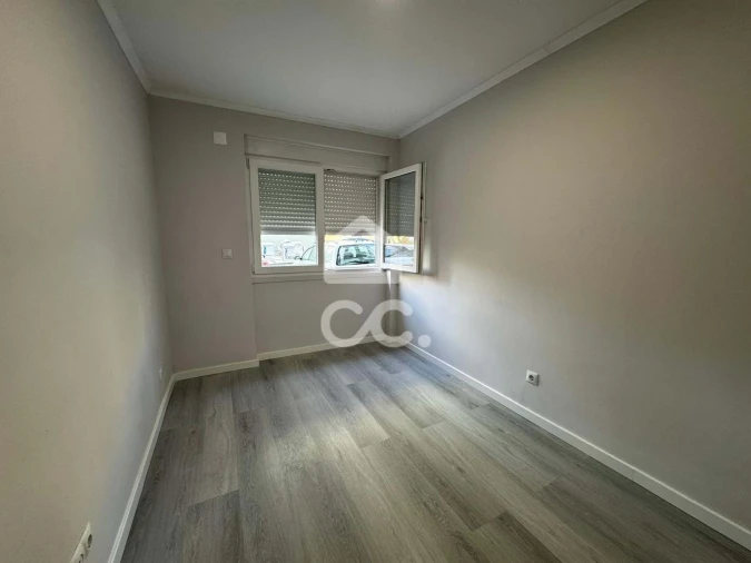 Apartamento T2 para Venda em Benfica Foto 9