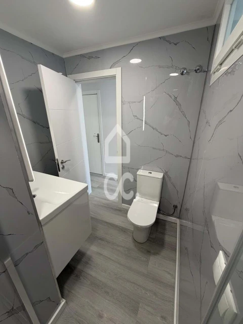 Apartamento T2 para Venda em Oeiras e São Julião da Barra, Paço de Arcos e Caxias