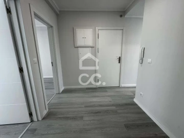 Apartamento T2 para Venda em Oeiras e São Julião da Barra, Paço de Arcos e Caxias