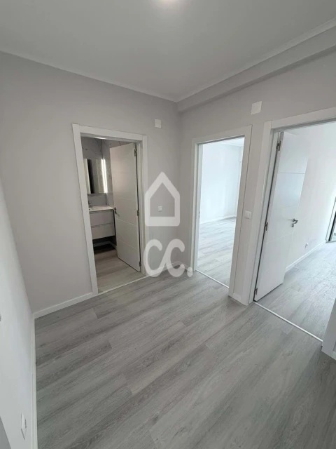Apartamento T2 para Venda em Oeiras e São Julião da Barra, Paço de Arcos e Caxias