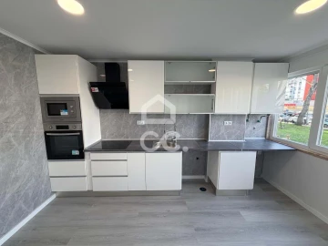 Apartamento T2 para Venda em Oeiras e São Julião da Barra, Paço de Arcos e Caxias