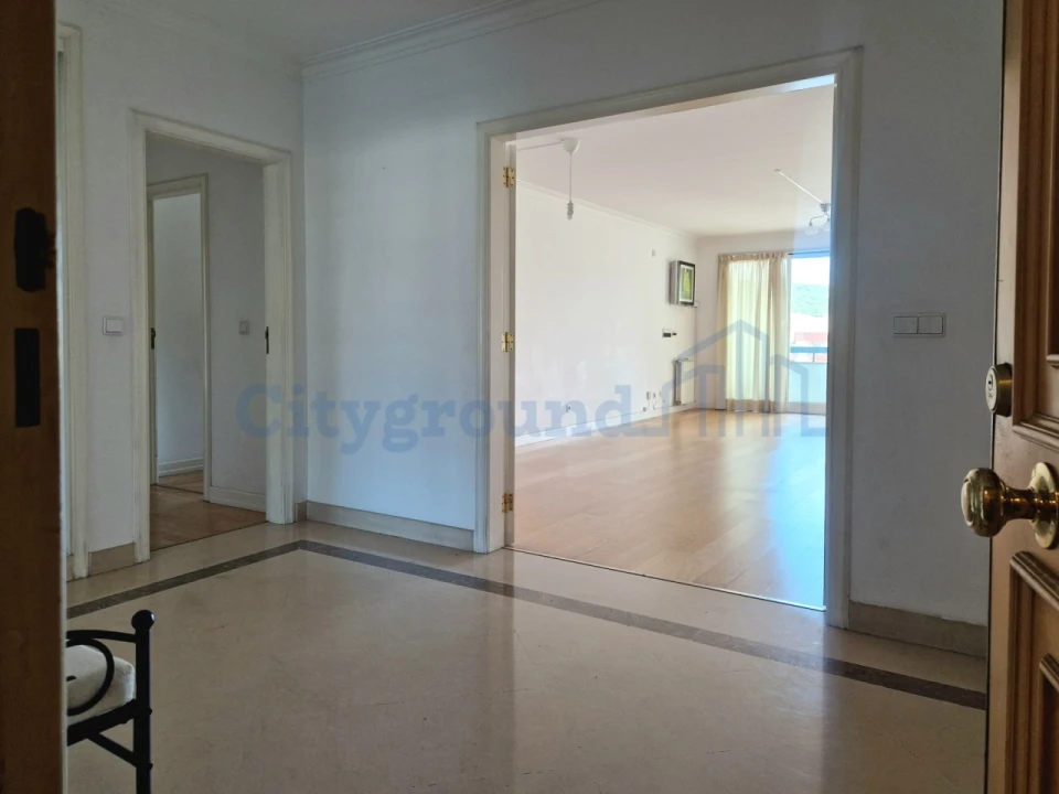 Apartamento T3 para Arrendamento em Algés, Linda-A-Velha e Cruz Quebrada-Dafundo Foto 8