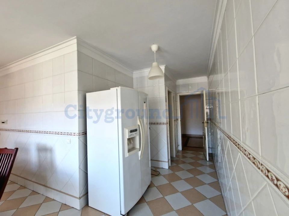 Apartamento T3 para Arrendamento em Algés, Linda-A-Velha e Cruz Quebrada-Dafundo Foto 17