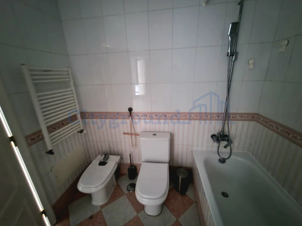 Apartamento T3 para Arrendamento em Algés, Linda-A-Velha e Cruz Quebrada-Dafundo Foto 21