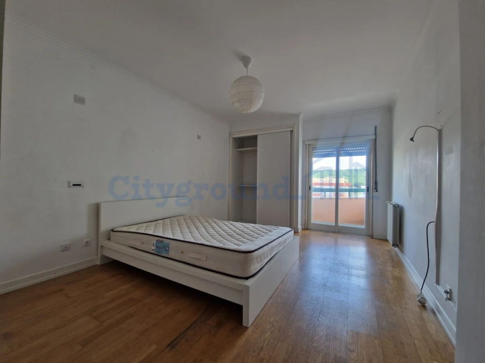 Apartamento T3 para Arrendamento em Algés, Linda-A-Velha e Cruz Quebrada-Dafundo Foto 22