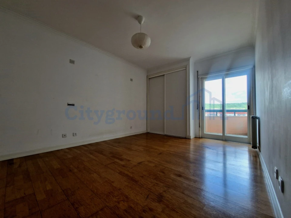 Apartamento T3 para Arrendamento em Algés, Linda-A-Velha e Cruz Quebrada-Dafundo Foto 30