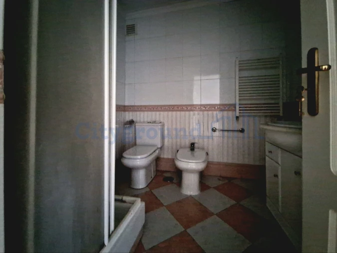 Apartamento T3 para Arrendamento em Algés, Linda-A-Velha e Cruz Quebrada-Dafundo Foto 25
