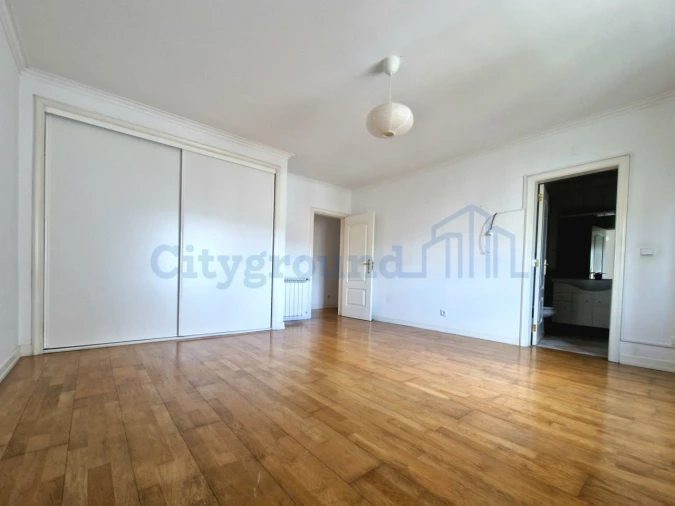 Apartamento T3 para Arrendamento em Algés, Linda-A-Velha e Cruz Quebrada-Dafundo Foto 28