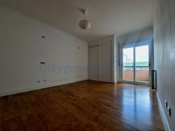 Apartamento T3 para Arrendamento em Algés, Linda-A-Velha e Cruz Quebrada-Dafundo Foto 30