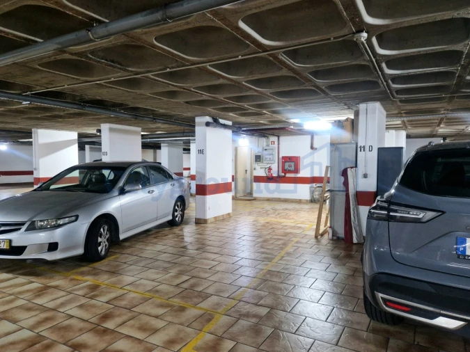 Apartamento T3 para Arrendamento em Algés, Linda-A-Velha e Cruz Quebrada-Dafundo Foto 33