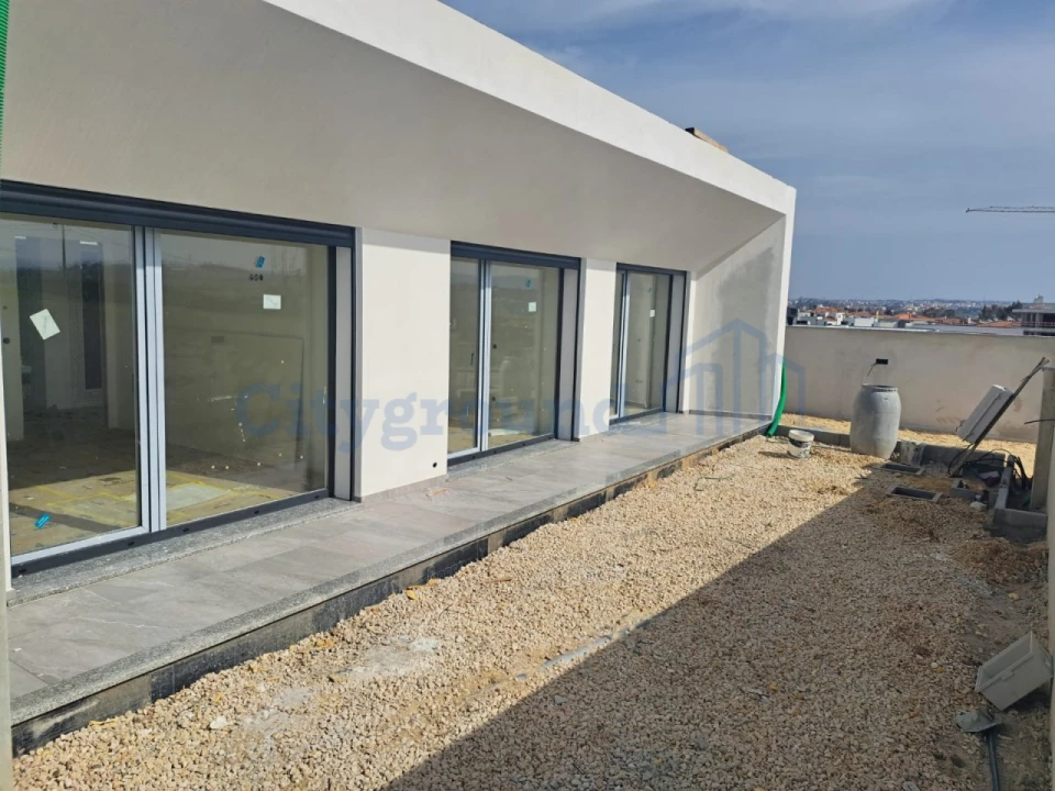 Moradia T4 para Venda em Parceiros e Azoia Foto 8