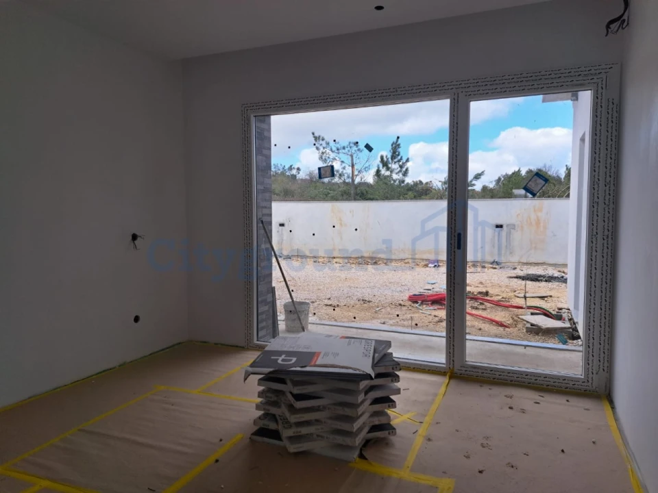 Moradia T4 para Venda em Parceiros e Azoia Foto 16