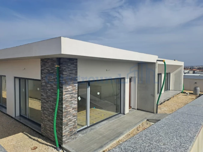 Moradia T4 para Venda em Parceiros e Azoia Foto 5