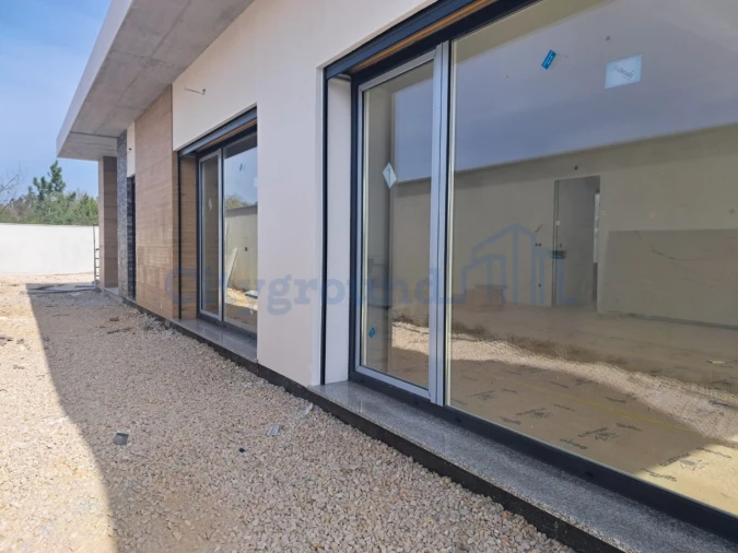 Moradia T4 para Venda em Parceiros e Azoia Foto 6