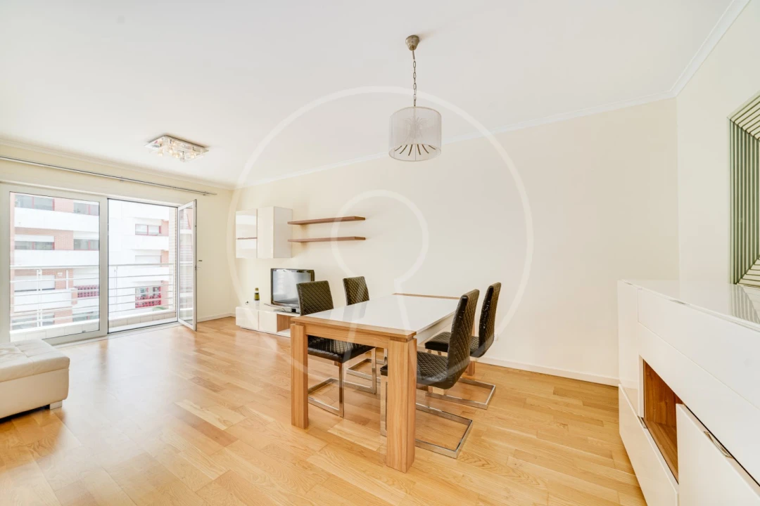 Apartamento T1 para Arrendamento em São Domingos de Benfica Foto 1