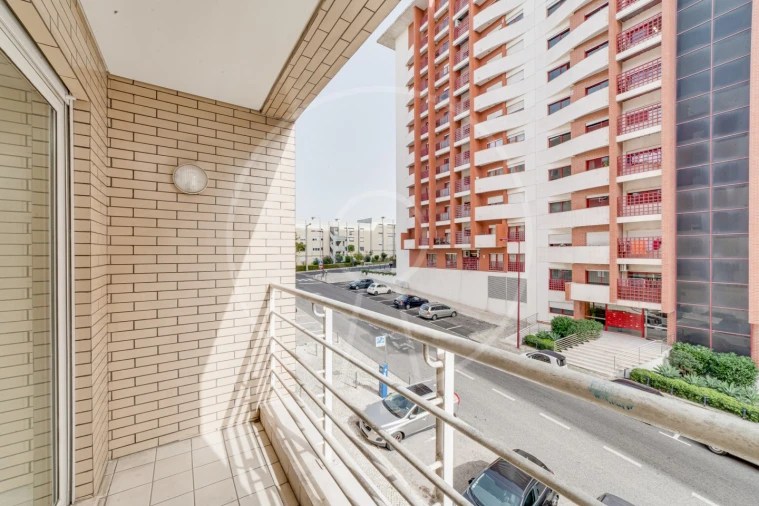 Apartamento T1 para Arrendamento em São Domingos de Benfica Foto 3