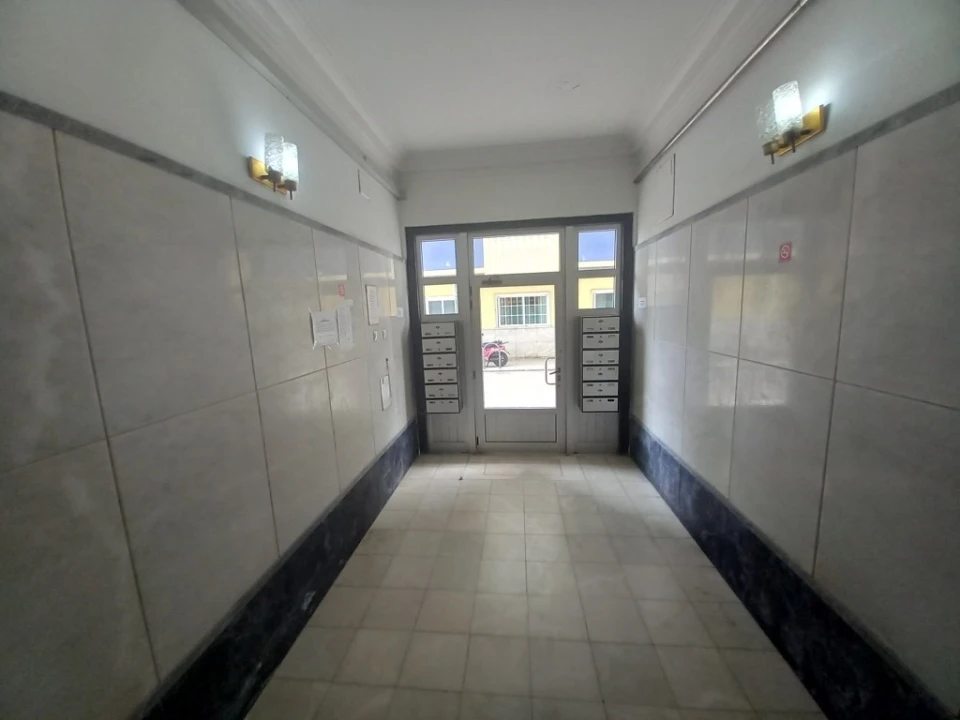 Apartamento T4 para Venda em Laranjeiro e Feijó Foto 41