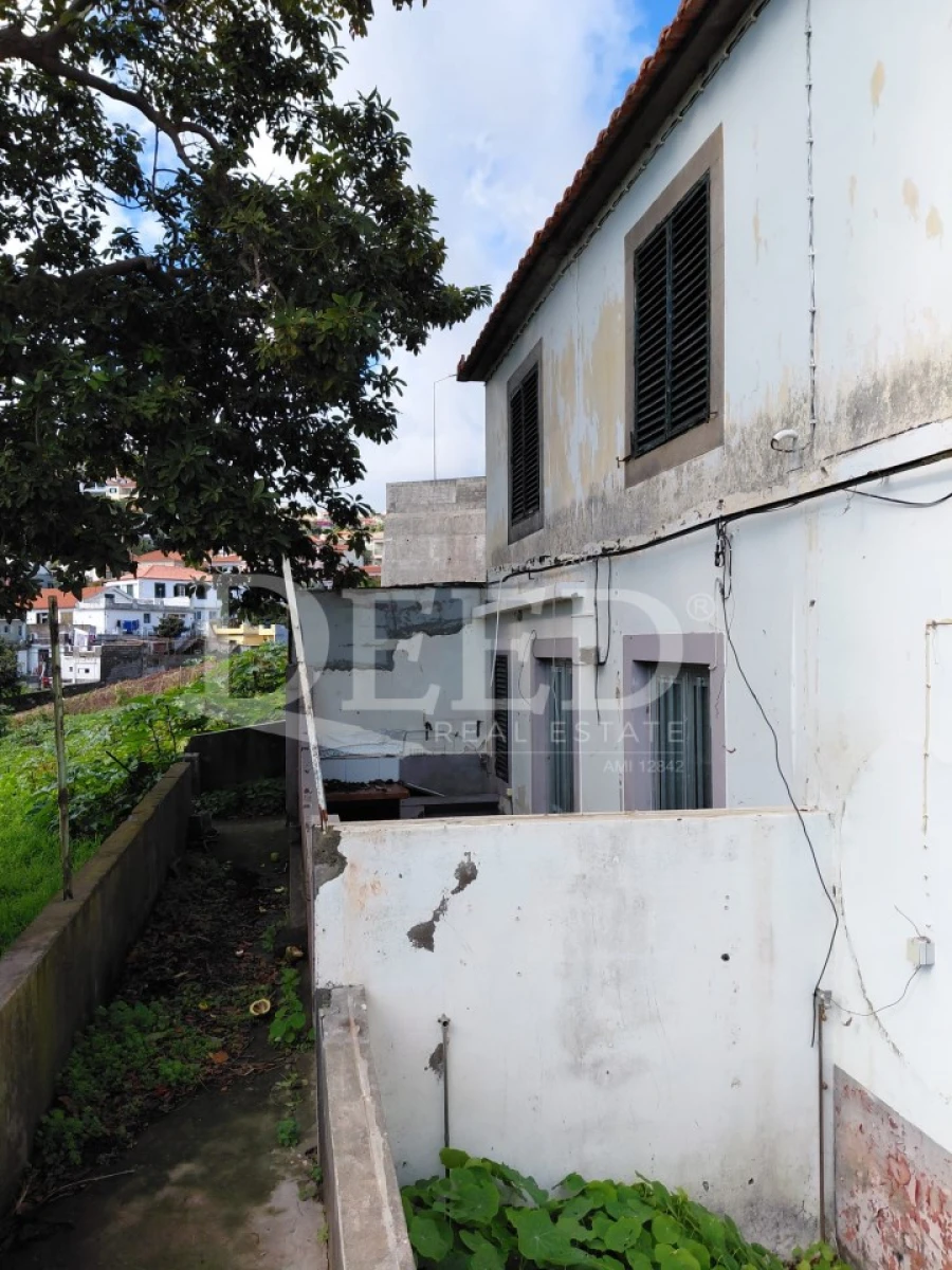 Moradia T2 para Venda em Santo Antonio Foto 2