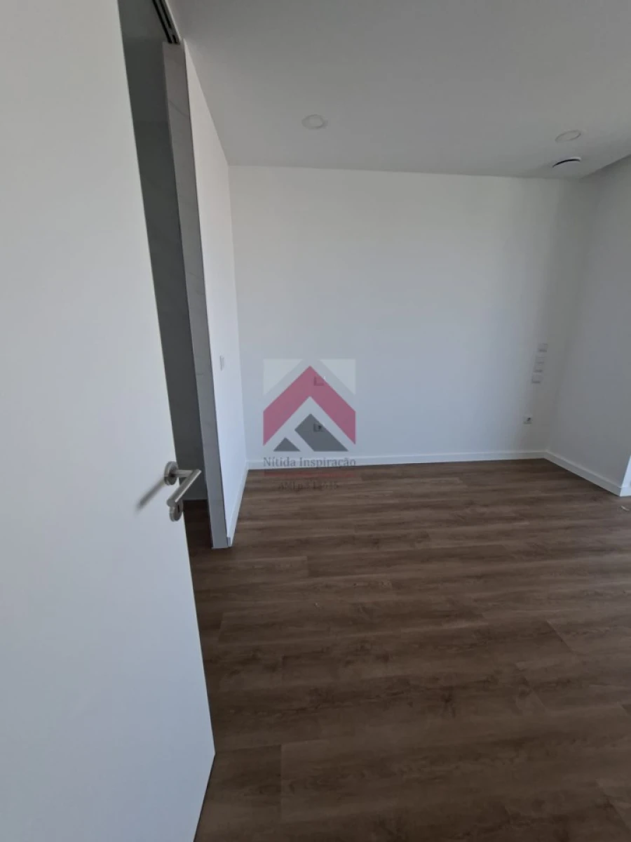 Apartamento T3 para Venda em Gafanha da Encarnação Foto 17