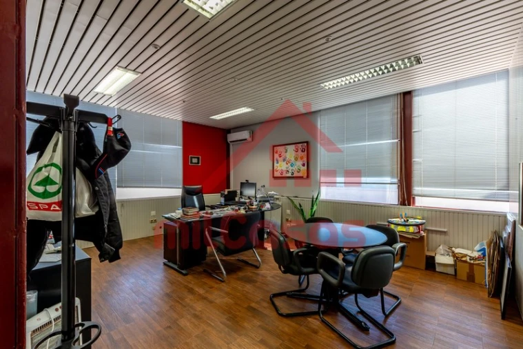 Escritório para Arrendamento em Santa Maria, São Pedro e Matacães Foto 8