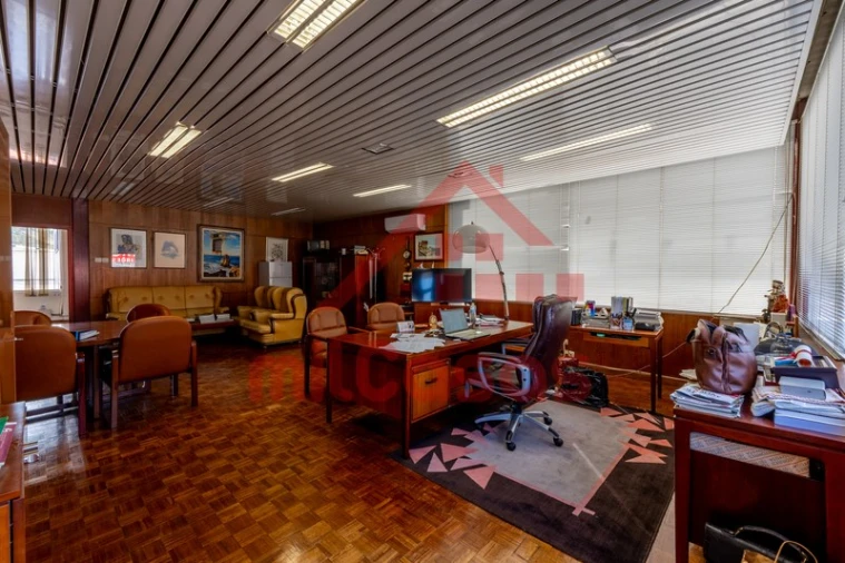 Escritório para Arrendamento em Santa Maria, São Pedro e Matacães Foto 11