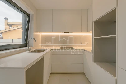 Apartamento T3 para Venda em Póvoa de Varzim, Beiriz e Argivai