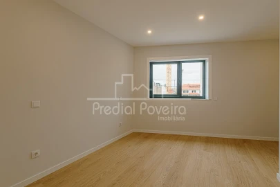 Apartamento T3 para Venda em Póvoa de Varzim, Beiriz e Argivai