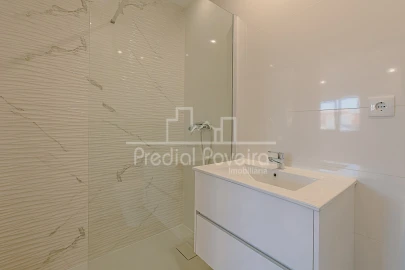 Apartamento T3 para Venda em Póvoa de Varzim, Beiriz e Argivai