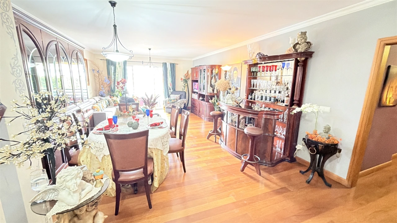 Apartamento T4 para Venda em São Martinho Foto 19