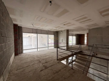 Loja para Arrendamento em Lumiar