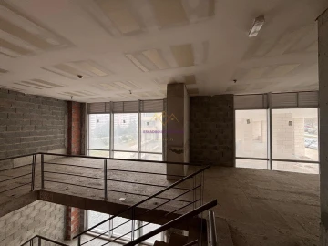Loja para Arrendamento em Lumiar