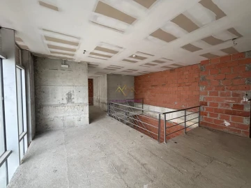 Loja para Arrendamento em Lumiar