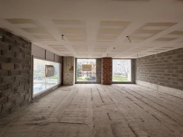 Loja para Arrendamento em Lumiar