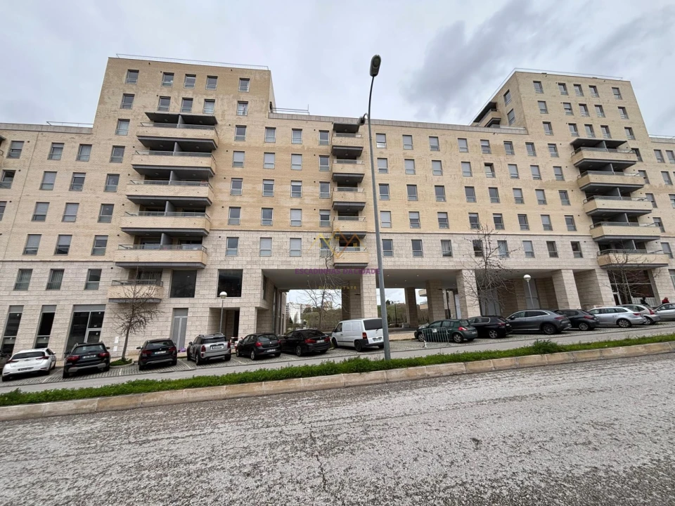 Loja para Arrendamento em Lumiar Foto 14