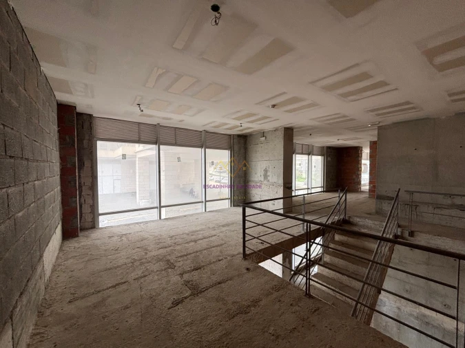 Loja para Arrendamento em Lumiar Foto 2