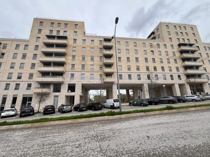 Loja para Arrendamento em Lumiar Foto 14