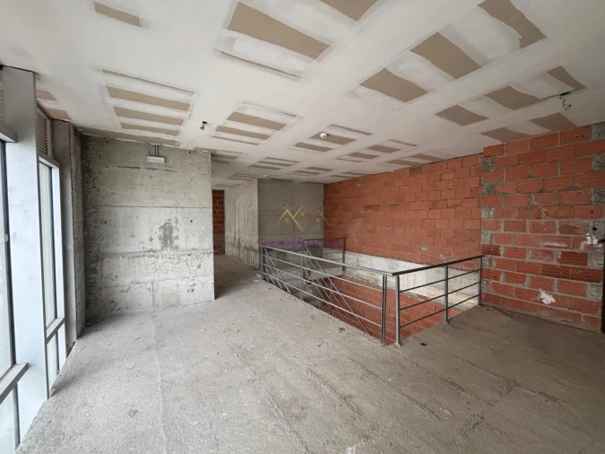 Loja para Arrendamento em Lumiar Foto 8